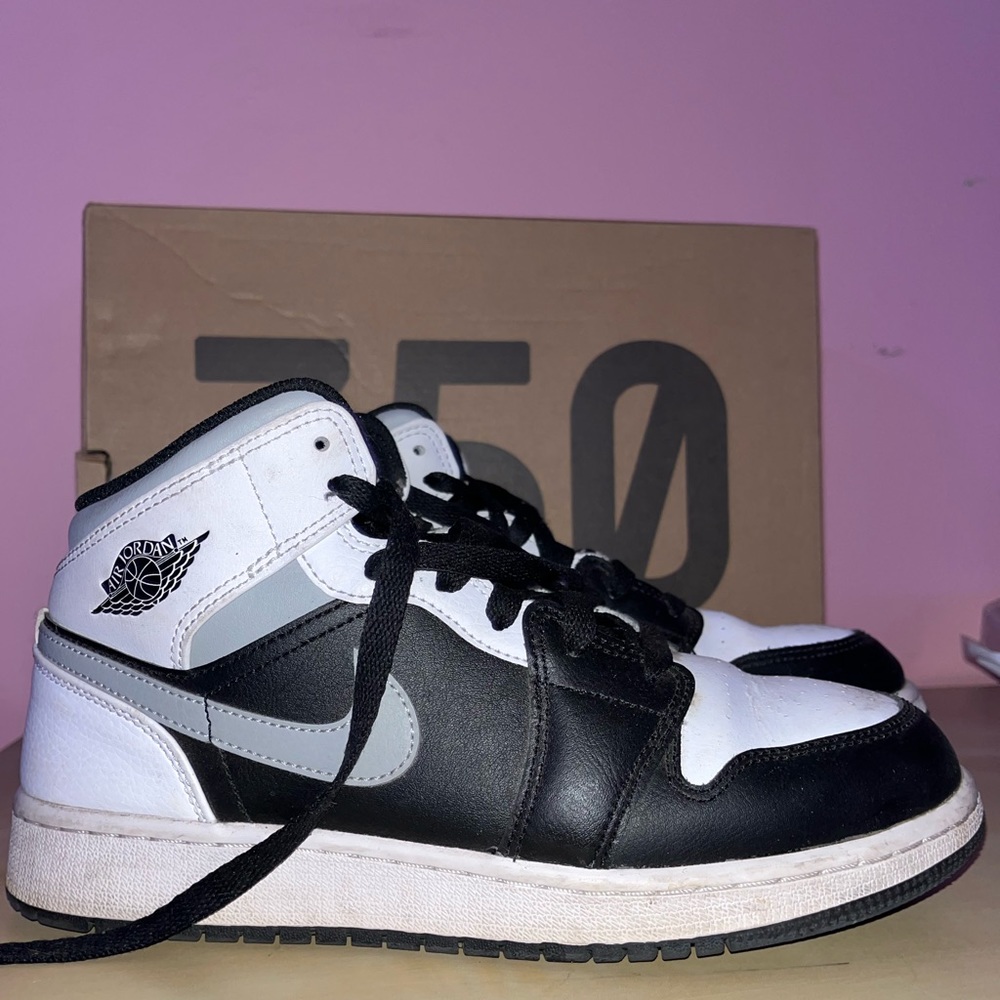 Air Jordan 1 amid GS White Shadow